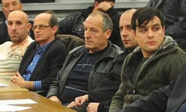 Suđenje za masakr kod Smilkovskog jezera vraćeno na početak