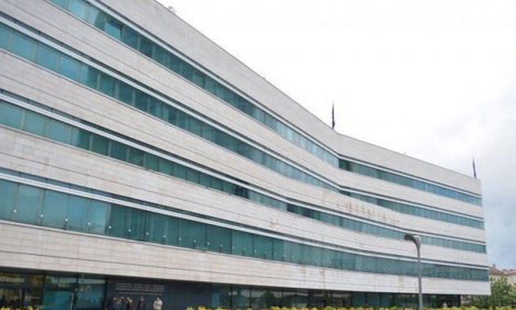Sekretaricama u institucijama BiH 450 KM za mobitel