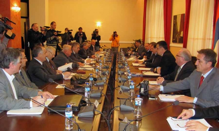 Prilagoditi industriju savremenim tokovima
