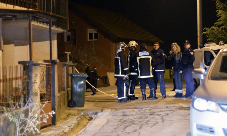 Policija u potrazi za dvostrukim ubicom