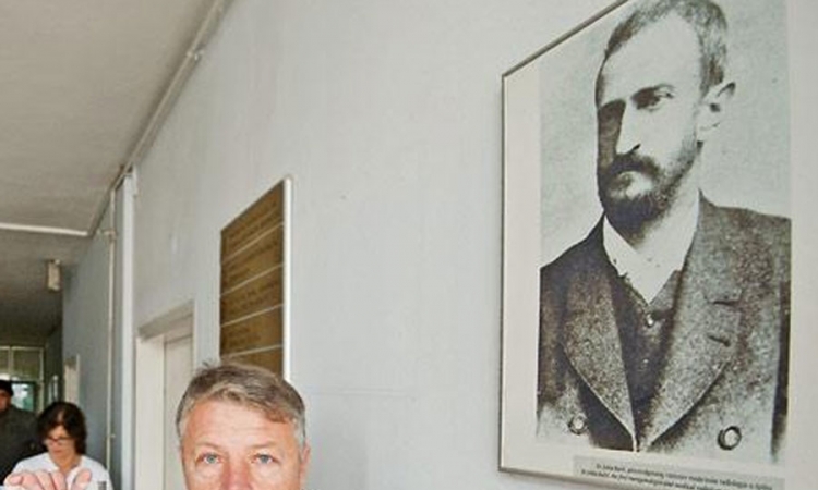 Fotografija četničkog vojvode skinuta sa zida splitskog KBC-a