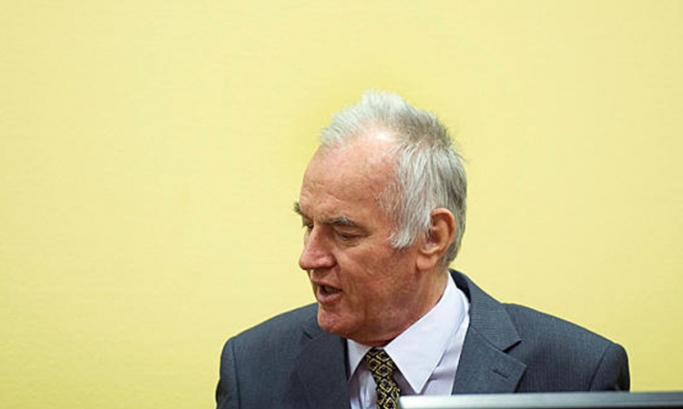 Mladićeva odbrana traži izuzeće dvojice sudija zbog pristranosti