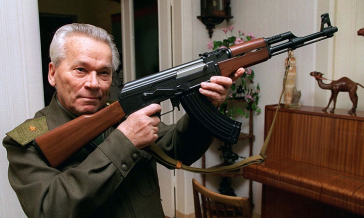 Preminuo Mihail Kalašnjikov