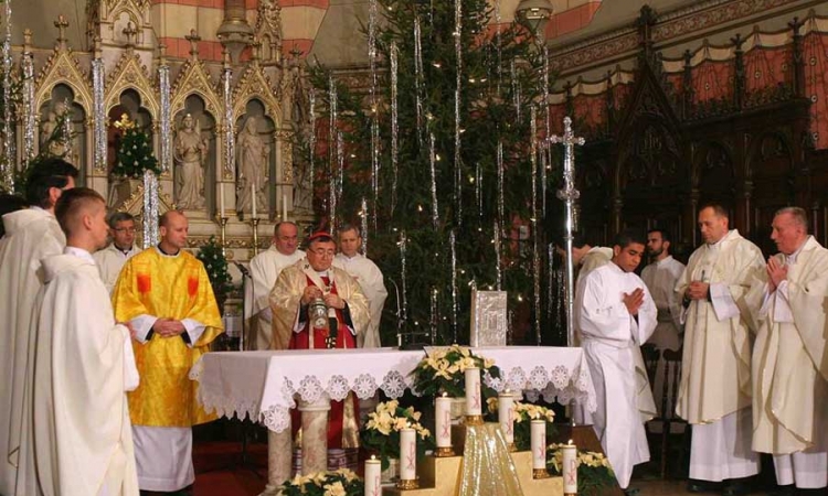 U sarajevskoj katedrali održana sveta božićna misa ponoćka