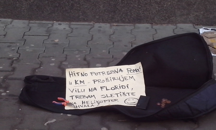 Banjaluka: Zabavlja prolaznike za vilu na Floridi?