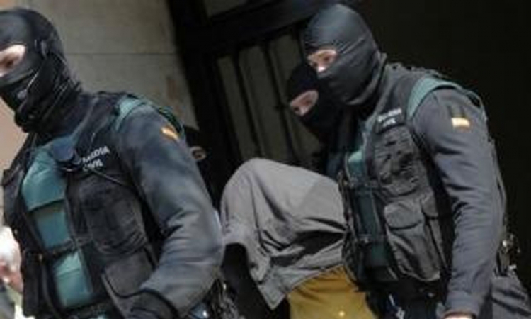 Na falsifikovanoj odjeći i obući zaradili 5,5 miliona evra