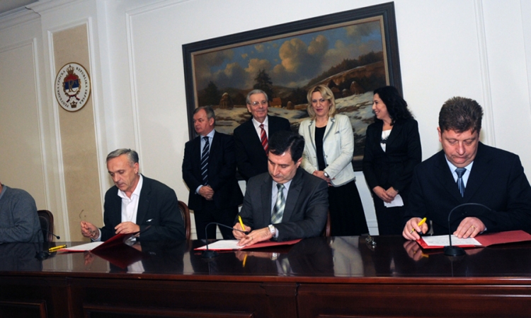 Novi ugovori sa drvoprerađivačima pod velom tajne