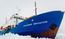 Spaseni svi putnici sa blokiranog broda na Antarktiku