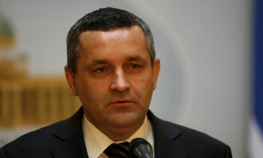 Hrvatski carinici vozilo srpskog poslanika pretraživali baterijskom ...