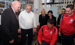 Gavranović uručio invalidska sportska kolica