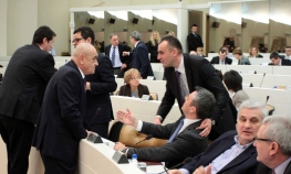 Odlučili da ne glasaju, a satima raspravljali