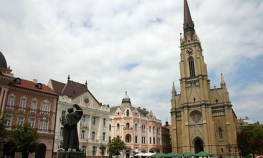 Upali na čas, pa srpom i bejzbol palicom tukli učenika u Novom Sadu