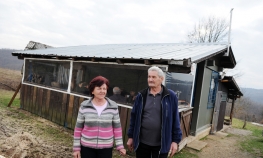 Težak život porodice Valentić: 5 godina žive u kontejneru