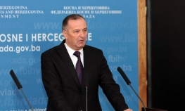 Helez: Vlasti štite lažne invalide