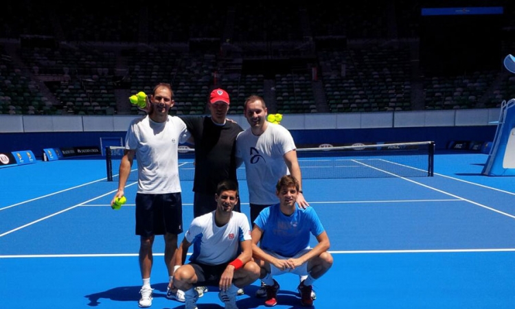 Nole trenira u Melburnu