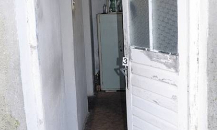 Jastukom starici pokrio glavu, pa je ubio letvom