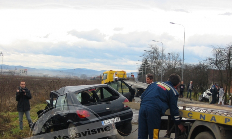 Dvoje poginulih, troje povrijeđenih u udesu kod Gradiške