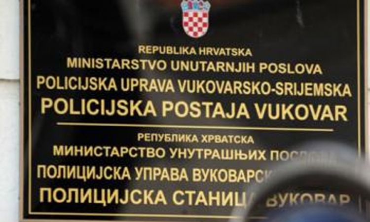 U Vukovaru ponovno ukradene i oštećene ploče s dvojezičnim natpisima