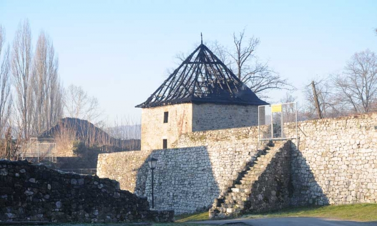 Požar na Kastelu izazvao beskućnik
