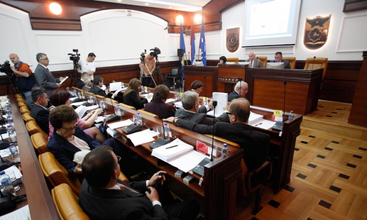 Smanjuju naknade gradskim odbornicima u Banjaluci i Doboju