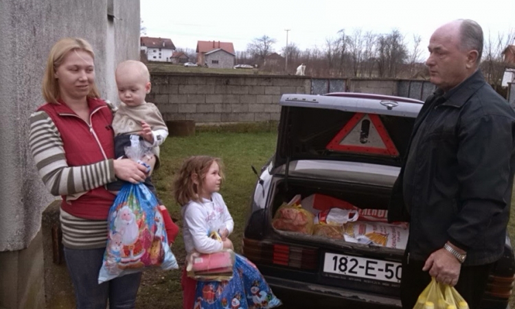 Pomoć za socijalno ugrožene porodice