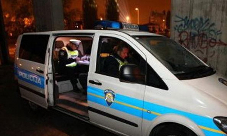 Pijani vozač udario tri osobe