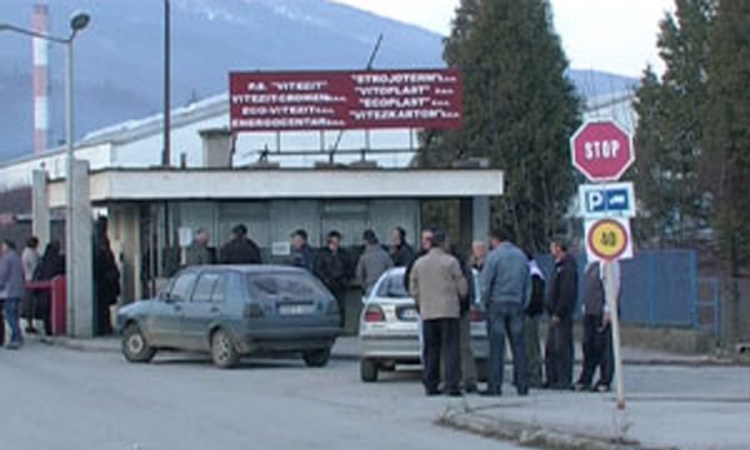 Smijenjen direktor, štrajk nastavljen