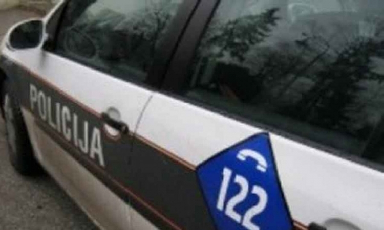 U saobraćajki maloljetnica teže povrijeđena