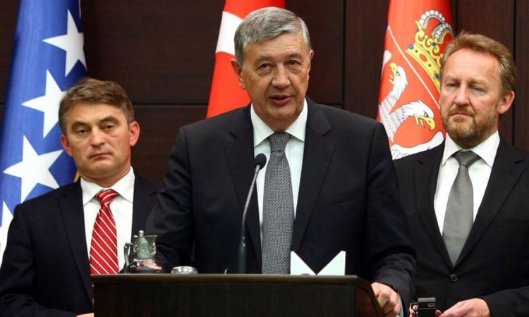 Nije donesena odluka o opozivu konzula Pećanca, Radmanović glasao protiv
