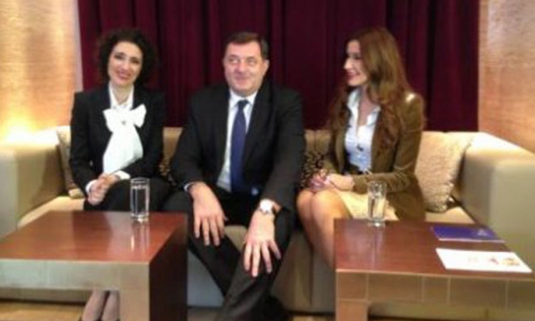Dodik prekinuo intervju da bi upoznao Doris Dragović