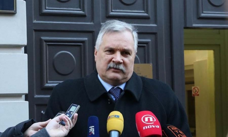 Šegon odbio da podnese ostavku, Linić na muci
