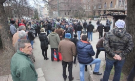 Ispred zgrade Predsjedništva BiH više stotina demonstranata