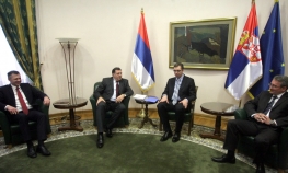 Vučić: Nesuglasice rešavati na izborima