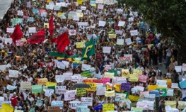 Policija suzavcem i gumenim mecima rastjerala demonstrante u Brazilu