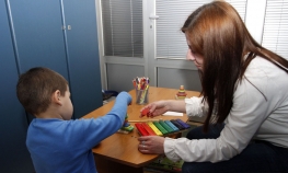 Učenici pomažu autističnim osobama