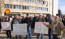 Nezadovoljni radnici i danas se okupili u Tuzli