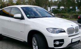 MUP-u RS poklonjen oduzeti luksuzni terenac BMW X6