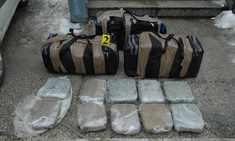 Uhapšeno 13 dilera i zaplijenjeno 67,4 kg marihuane