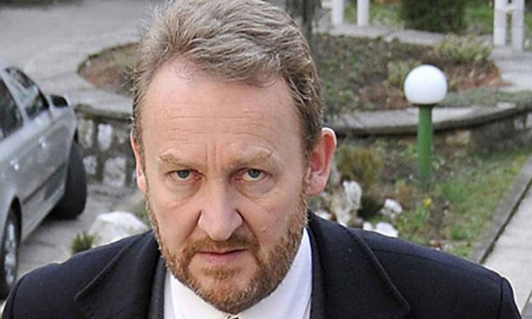 Bakir Izetbegović pao niz stepenice, zadobio povrede glave, ruke i noge