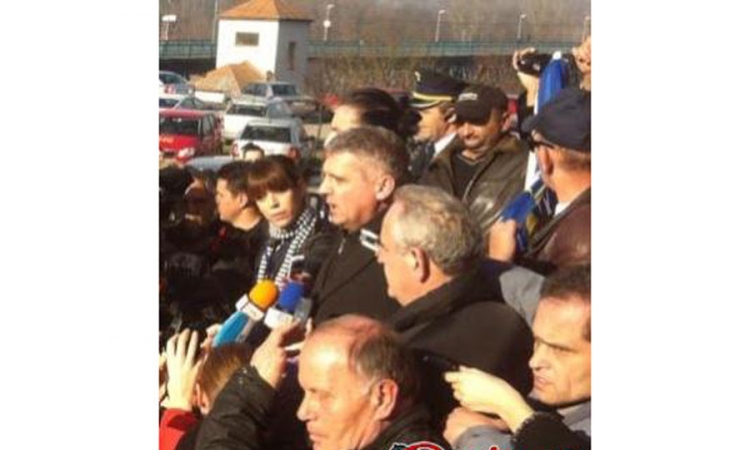Demonstranti "zarobili" Antu Domića