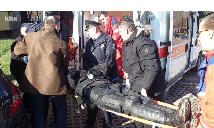 Gori zgrada Vlade ZDK