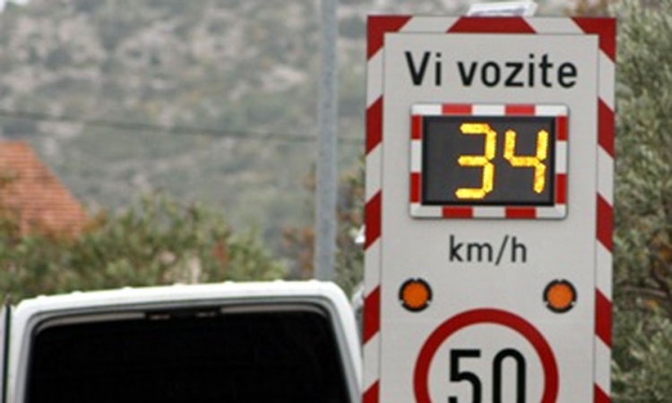 Mjerači brzine u Klašnicama i Trnu 