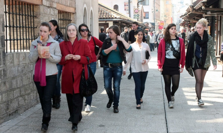 Nelegalni vodiči zbunjuju turiste