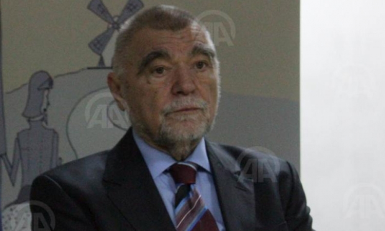 Mesić: U BiH je izvršena pljačka i grabežno umorstvo privrede