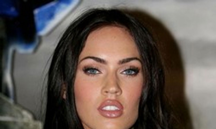 Porodila se Megan Foks