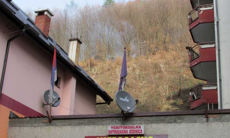 Požari na više lokacija oko Srebrenice