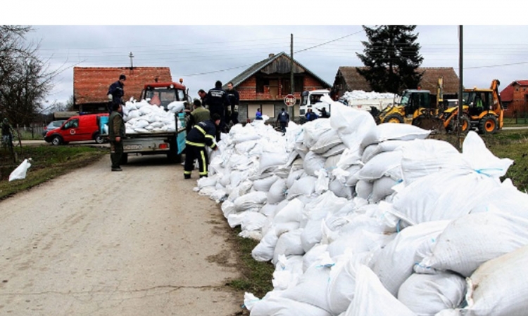 Poplave ugrožavaju sela u okolini Siska