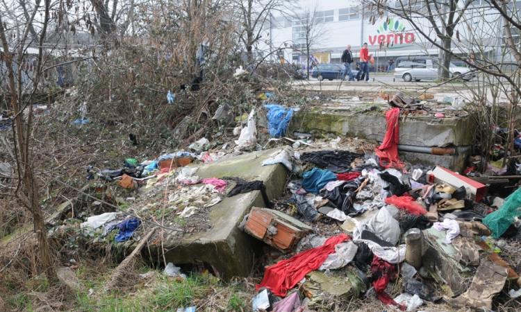 Deponija kod pijace prijeti zarazom