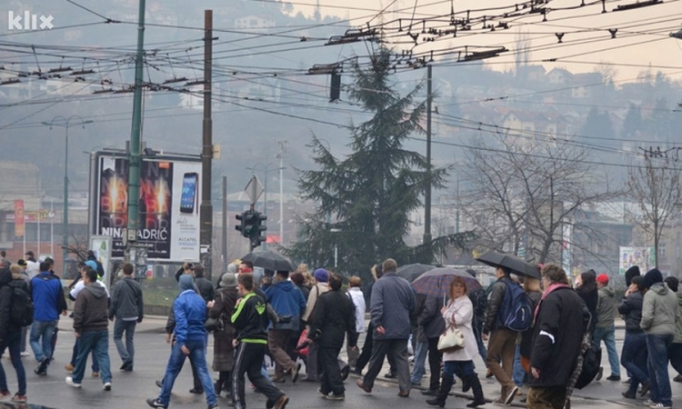FBiH: Stotinak demonstranata blokiralo saobraćajnice
