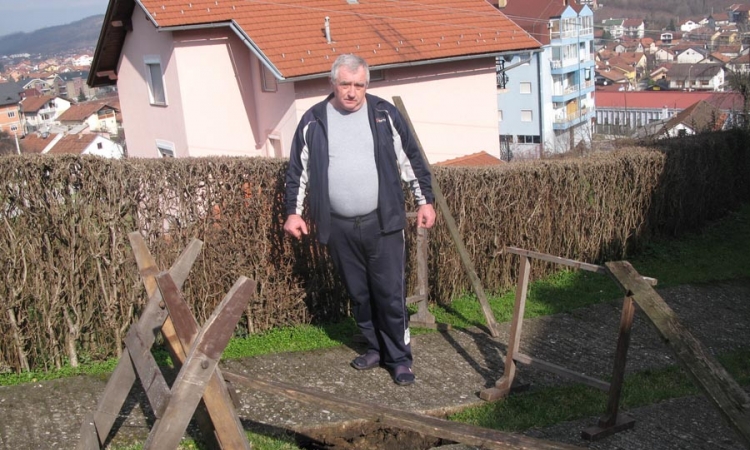 Banjaluka u čudu: Zemlja se otvorila pod prozorom Ćosića